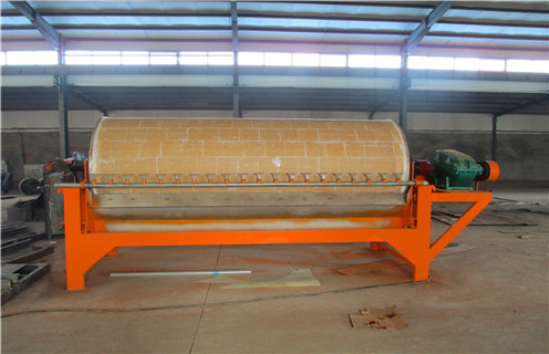 小型磁選機(jī)，小型電磁磁選機(jī)價(jià)格多少，哪些因素影響小型電磁磁選機(jī)廠家報(bào)價(jià)_輥式小型電磁磁選機(jī)價(jià)格多少，哪些因素影響小型電磁磁選機(jī)廠家報(bào)價(jià)_磁塊如何排列